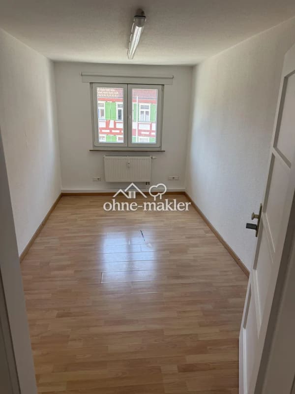 Immobilie in St. Johann - 11 Zimmer auf drei Etagen – Haus in St. Johann-Würtingen, 2014 kernsaniert - Bild 3