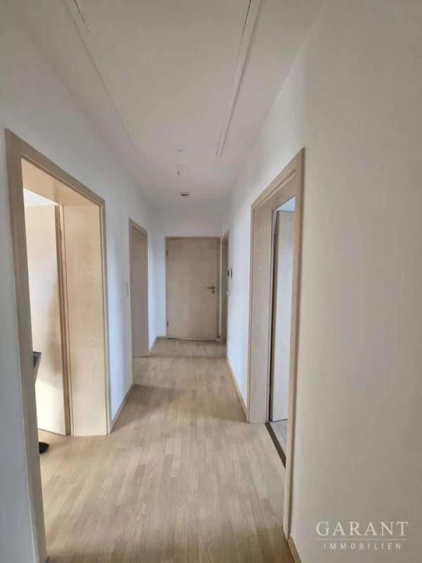 Immobilie in Roßbach - ATTRAKTIVES ZWEIFAMILIENHAUS IN 94439 ROSSBACH/BINDERMANNZWIRN! - Bild 1