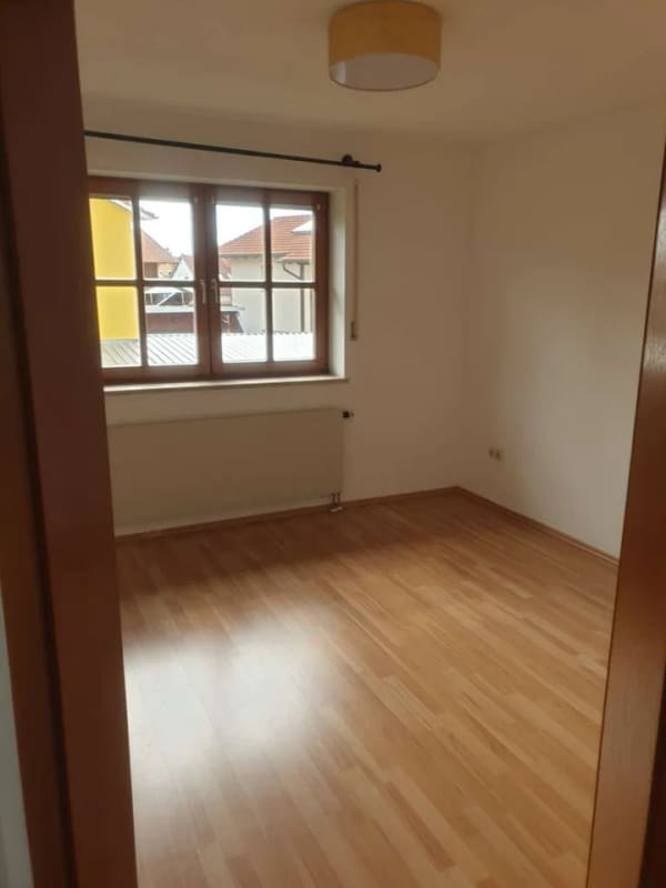 Immobilie in Garching an der Alz - Charmante 3-Zimmer-Wohnung mit Balkon & Tiefgarage in Garching an der Alz -von Privat - Bild 3
