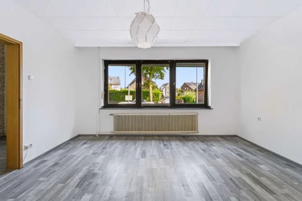 Immobilie in Emmerich am Rhein - Emmerich – Doppelhaushälfte mit 4 Schlafzimmern und großzügigem Garten mit viel Gestaltungspotenzial - Bild 4