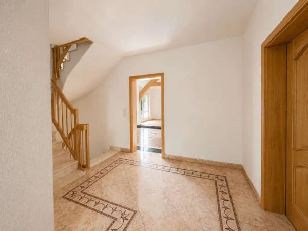 Immobilie in Bad Lausick - Exklusive Villa mit Pool, Doppelgarage und eigenem Wald ! - Bild 3