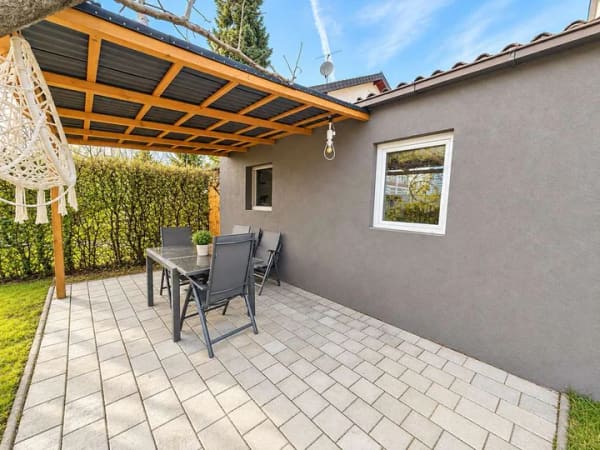 Immobilie in Neuffen - **Modernisiertes 4-Familienhaus mit großem Garten – ideal für Mehrgenerationenwohnen** - Bild 3