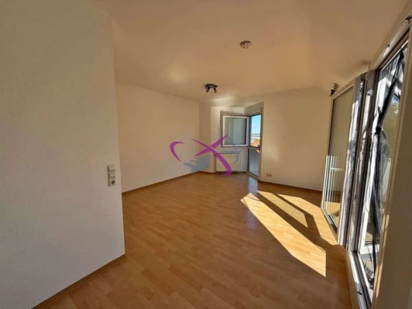 Immobilie in Rottenburg am Neckar - Modernes Dachgeschossapartment mit Balkon, Stellplatz und schöner Aussicht - Bild 4