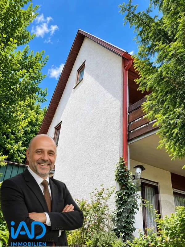Immobilie in Schiltach - Doppelhaushälfte mit Potenzial und herrlichem Blick über das Kinzigtal - Bild 0
