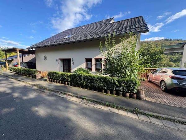 Immobilie in Haiger - Gemütliches Ein-/Zweifamilienhaus in Haiger Sechshelden - Bild 0