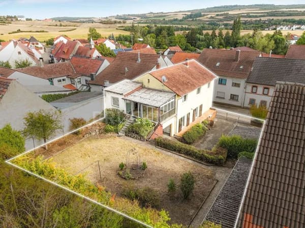 Immobilie in Ebertsheim - Gemeinsam zuhause: Großzügiges EFH mit viel Raum für Familie, Hobbies und Fahrzeuge! - Bild 1