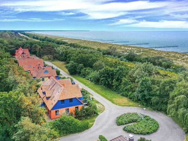 Immobilie in Wustrow - Der Ostsee ganz nah - Meeresrauschen inklusive - Haushälfte mit 2 Ferienwohnungen auf Pachtland - Bild 1
