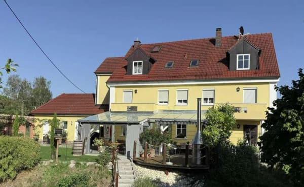 Immobilie in Langenneufnach - Exklusives Anwesen an der Neufnach - Großzügiges Wohnen auf ca. 1700 m² Grundstück - Bild 1