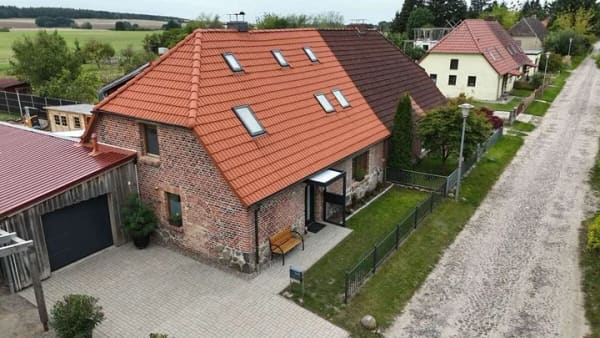 Immobilie in Möllenhagen - HORN IMMOBILIEN ++ traumhaftes Grundstück und tolles Haus mit vielen Extras bei Möllenhagen - Bild 2