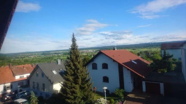 Immobilie in Karlsbad - 3,5 Zimmer Dachgeschosswohnung mit traumhafter Aussicht - Bild 1