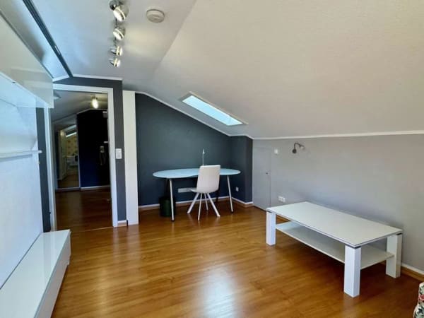 Immobilie in Ruhpolding - Wohnliche 2-Zimmer-Dachgeschosswohnung mit Südwestbalkon & Bergblick  - Bild 2