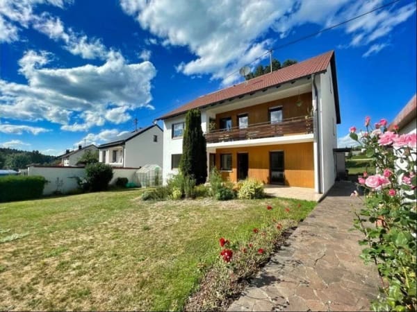 Immobilie in Gablingen - Zweifamilienhaus mit klarer Aufteilung und Ausbaureserve - Bild 1