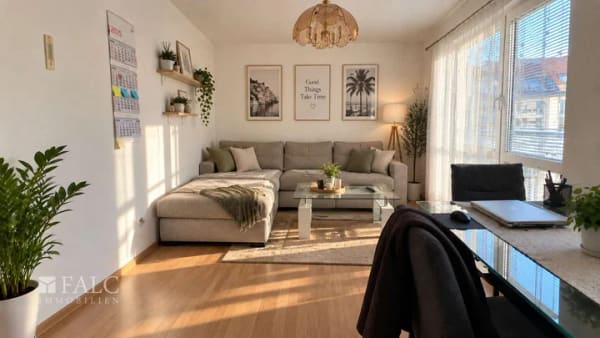 Immobilie in Fürth - ATTRAKTIVE 2-ZIMMER-WOHNUNG MIT BALKON, AUFZUG und TIEFGARAGENSTELLPLATZ - Bild 2