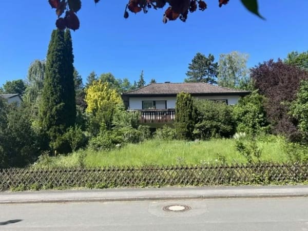Immobilie in Itzgrund - Wohnen im Grünen -charmantes Häuschen mit traumhaftem Zier-und Bauerngarten in Gleußen - Bild 0