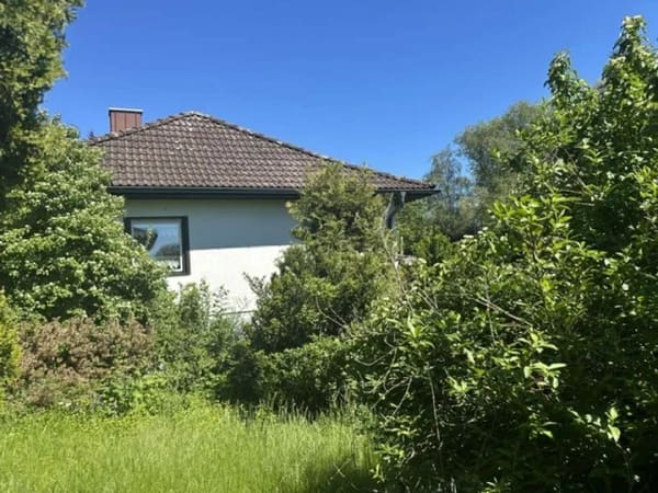 Immobilie in Itzgrund - Wohnen im Grünen -charmantes Häuschen mit traumhaftem Zier-und Bauerngarten in Gleußen - Bild 1