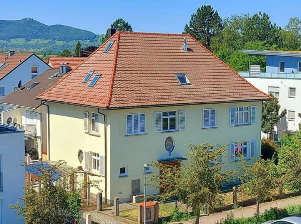 Immobilie in Weilheim an der Teck - Viel Platz für Leben & Arbeiten: 136 m², 5 Zimmer, privater Außenbereich - Bild 0