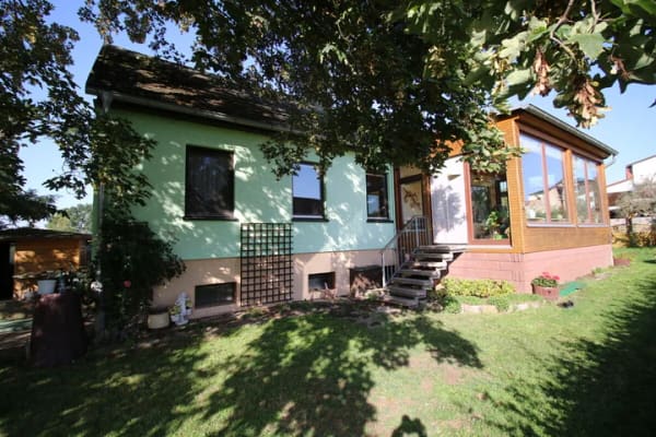 Immobilie in Zwenkau - Viel Platz zum Leben – Einfamilienhaus mit Wintergarten und 1.166 m² Grundstück in Zwenkau - Bild 1