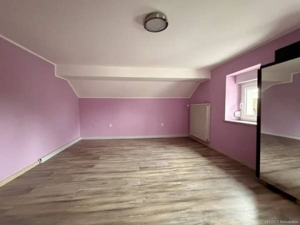 Immobilie in Schiffweiler - Ein- bis Zweifamilienhaus mit Garten und Garage - Bild 1