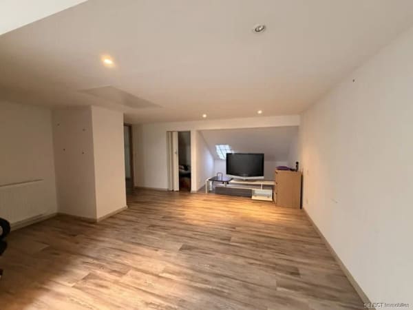 Immobilie in Schiffweiler - Ein- bis Zweifamilienhaus mit Garten und Garage - Bild 3