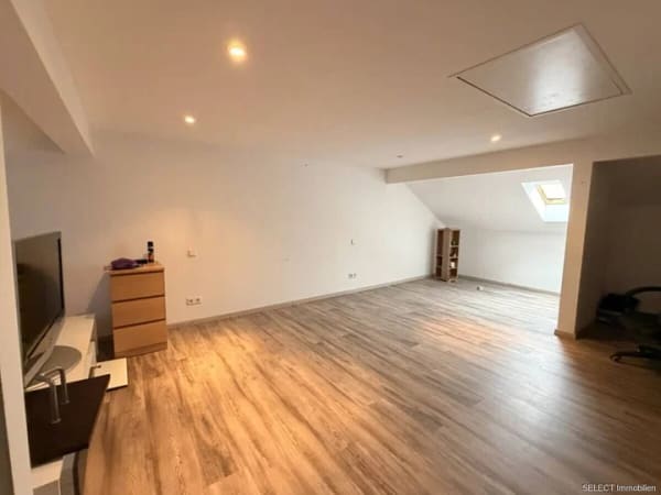 Immobilie in Schiffweiler - Ein- bis Zweifamilienhaus mit Garten und Garage - Bild 4
