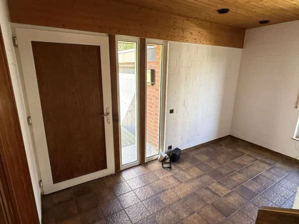 Immobilie in Höxter - Gepflegtes Einfamilienhaus mit zwei Garagen in Höxter-Lütmarsen - Bild 2