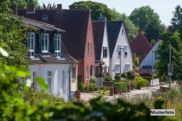 Immobilie in Östringen - Mehrfamilienhaus mit vier Wohnungen und einer Gewerbeeinheit als Kapitalanlage - Bild 0