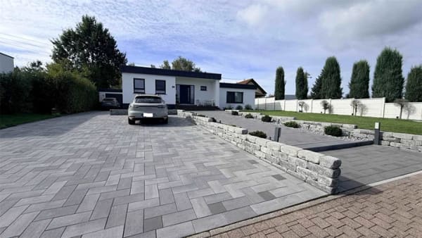 Immobilie in Staudt - LUXUS:Sanierter Bungalow in Massivbauweise mit Schwimmhalle, Damwildgehege und sehr großen Grundstück! - Bild 2