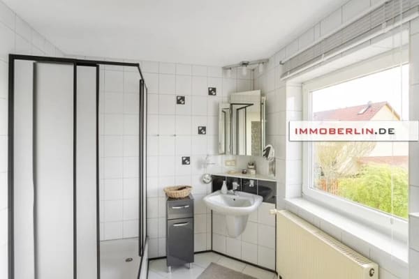 Immobilie in Groß Kreutz (Havel) - IMMOBERLIN.DE - Fantastisches Einfamilienhaus mit zwei eigenständigen Wohneinheiten und Sonnenterrasse - Bild 0