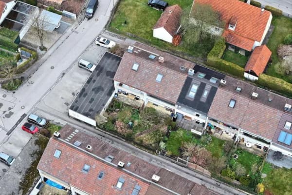 Immobilie in Eichenau - Renovierungsbedürftiges Reihenmittelhaus mit sonnigem Garten - Bild 0