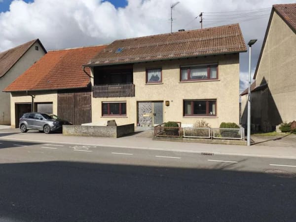 Immobilie in Böhmenkirch - Ein/ Zweifamilienhaus  mit 10 Zimmern und Scheue - Bild 0