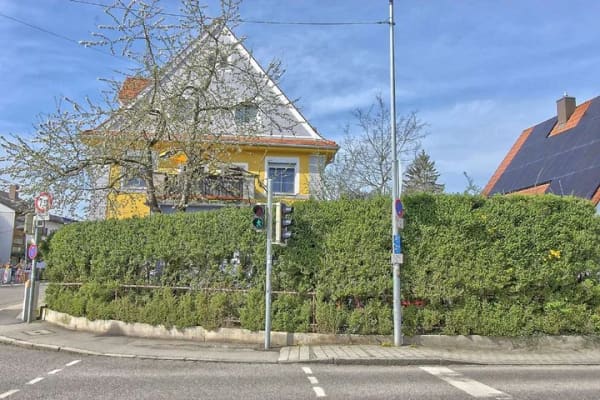 Immobilie in Fürstenfeldbruck - FÜRSTENFELDBRUCK: MEHRFAMILIENHAUS MIT POTENTIAL! - Bild 1