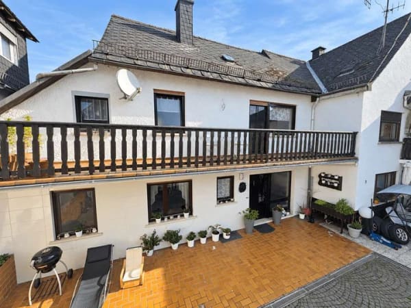 Immobilie in Greifenstein - Großzügiges Zweifamilienhaus mit ca. 290 m² Wohnfläche in Greifenstein-Allendorf - Bild 3