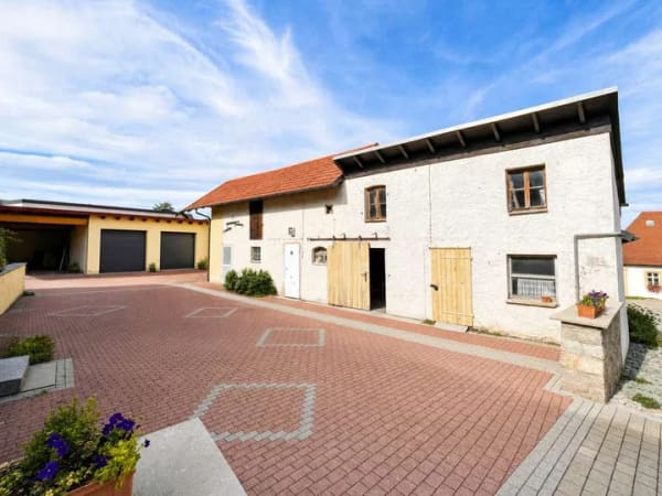 Immobilie in Theres - Einfamilienhaus mit großem Grundstück, Garten, vier Garagen und Nebengebäuden in Theres-Buch bei Haß - Bild 4