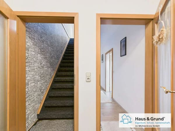 Immobilie in Hüllhorst - Zwei Wohneinheiten - ein Zuhause voller Möglichkeiten - Bild 3