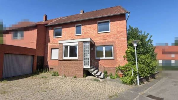 Immobilie in Hohenhameln - 7-Zimmer-Einfamilienhaus in Clauen mit Garage , Garten und viel Platz - Bild 3