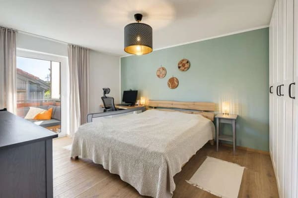 Immobilie in Karlsfeld - Große 4 Zimmer Familienwohnung - Bild 1