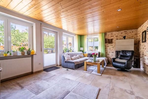 Immobilie in Rietheim-Weilheim - Zwei Vollgeschosse, drei Schlafzimmer, Garten: Familienhaus mit überraschend viel Raum - Bild 3