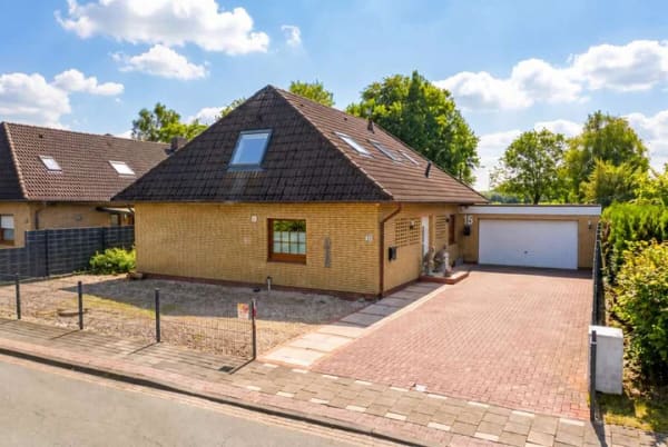 Immobilie in Zetel - Großzügiger Bungalow auf parkähnlichem Grundstück am Neuenburger Urwald! - Bild 3