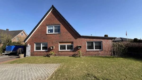 Immobilie in Lohe-Föhrden - Großzügiges Einfamilienhaus mit Wintergarten in Lohe-Föhrden - Bild 2