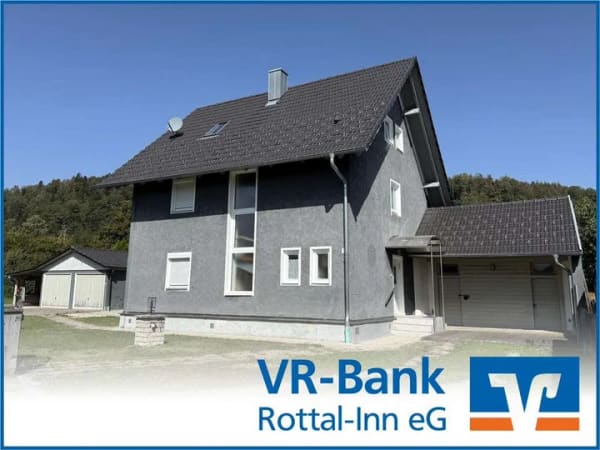 Immobilie in Julbach - Umfangreich modernisiertes Einfamilienhaus in ruhiger Siedlungslage in Julbach - Bild 0