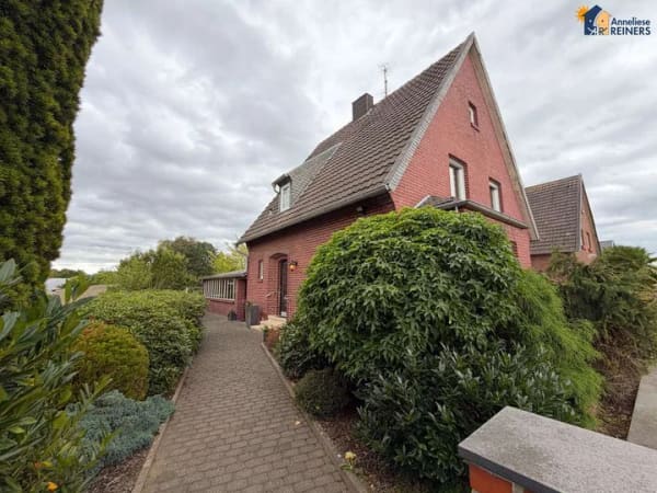 Immobilie in Waldfeucht - Charmantes Raumwunder: Großzügiges Einfamilienhaus in begehrter, ruhiger Lage - Bild 1