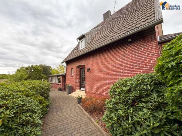 Immobilie in Waldfeucht - Charmantes Raumwunder: Großzügiges Einfamilienhaus in begehrter, ruhiger Lage - Bild 2