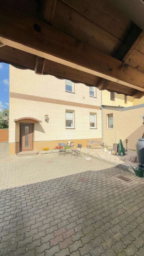 Immobilie in Rötha - Charmantes Zweifamilienhaus als Mehrgenerationenhaus  auf großzügigem Grundstück in Rötha - Bild 0