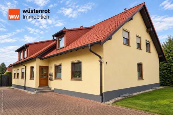 Immobilie in Hünfeld - Vier Wohnungen, vier Mieter, ein solides Investment in Hünfeld/Kirchhasel - Bild 0
