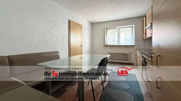 Immobilie in Loffenau - Zweifamilienhaus mit 210 m², 10 Zimmern und 2 Balkonen in Loffenau - Bild 3