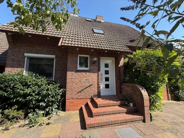 Immobilie in Brietlingen - *** Einfamilienhaus mit Einliegerwohnung auf großzügigem Wassergrundstück direkt an der Neetze *** - Bild 1