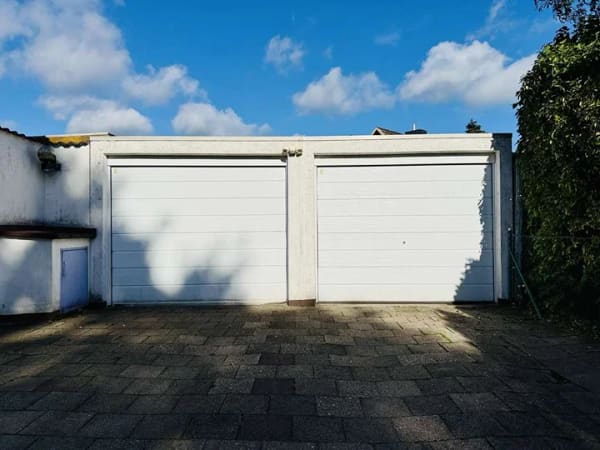 Immobilie in Hude (Oldenburg) - Familienfreundliches Einfamilienhaus mit 6 Zimmern und PV-Anlage - Bild 1