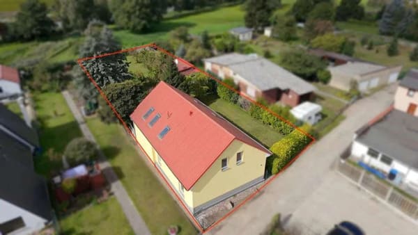 Immobilie in Schwaan - Großzügiges und sanierungsbedürftiges Einfamilienhaus mit 6 Zimmern, Garage und großem Grundstück - Bild 0