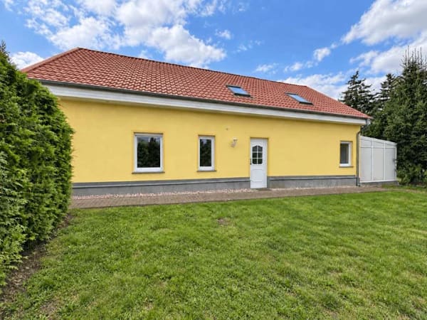 Immobilie in Schwaan - Großzügiges und sanierungsbedürftiges Einfamilienhaus mit 6 Zimmern, Garage und großem Grundstück - Bild 3