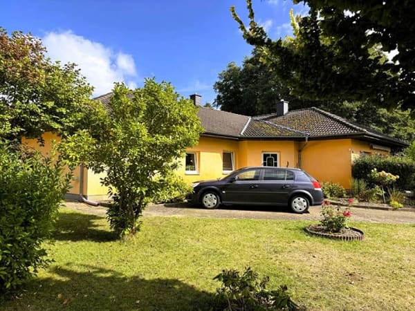 Immobilie in Userin - barrierefreies Wohnhaus auf weitläufigem Grundstück in ruhiger Lage bei Neustrelitz - Bild 1